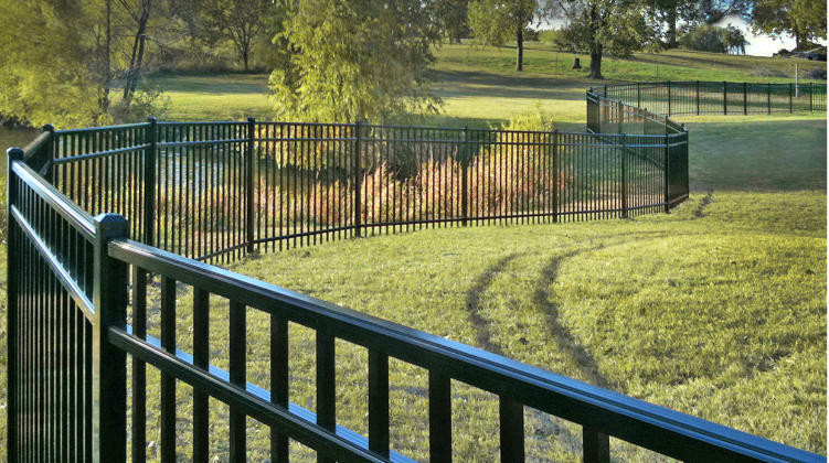 aluminum fence installation